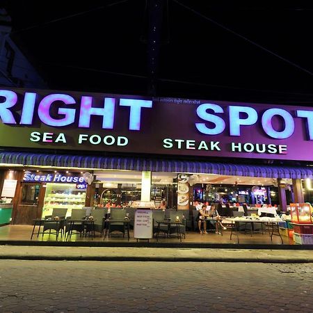 Right Spot Hotel Pattaya Bagian luar foto