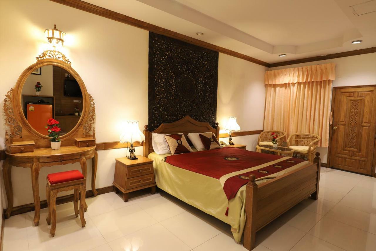 Right Spot Hotel Pattaya Bagian luar foto