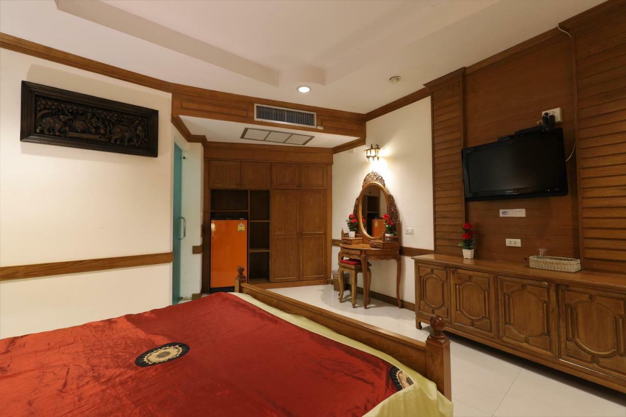 Right Spot Hotel Pattaya Bagian luar foto